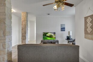 403 Maple Run Dr in Round Rock, TX - Building Photo