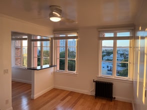 3005 Main St, Unit 507 in Santa Monica, CA - Foto de edificio - Building Photo