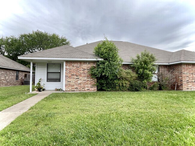 510 Corregidor Dr in College Station, TX - Building Photo - Building Photo