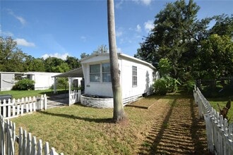 3310 Peachtree Hill Rd in Lakeland, FL - Foto de edificio - Building Photo