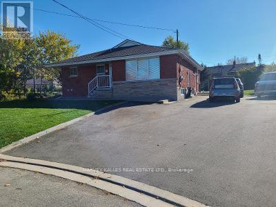 property at 8 Salmond Ct
