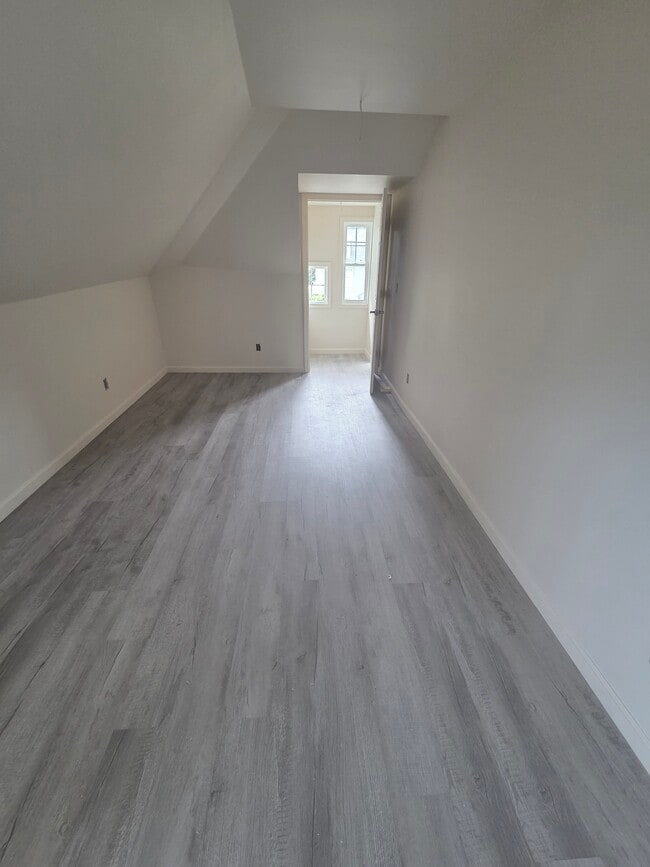 235 E Maple St, Unit 2