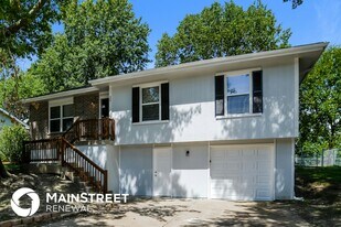 806 SE 19th St in Oak Grove, MO - Building Photo