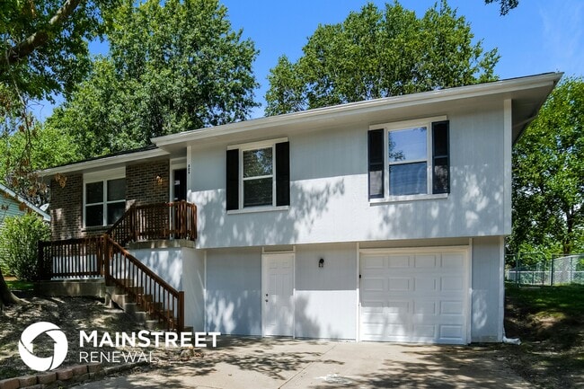 property at 806 SE 19th St
