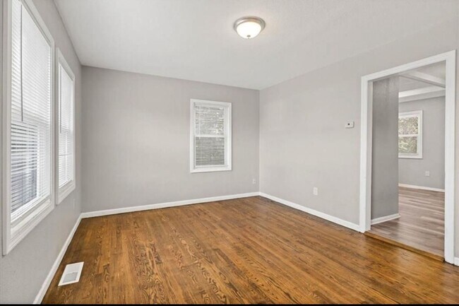 5508 Saida St in Kansas City, MO - Building Photo - Building Photo