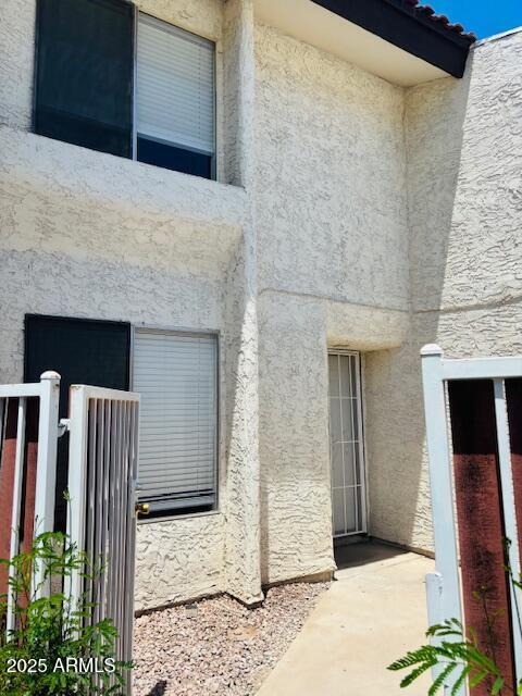 1632 S River Dr in Tempe, AZ - Foto de edificio - Building Photo