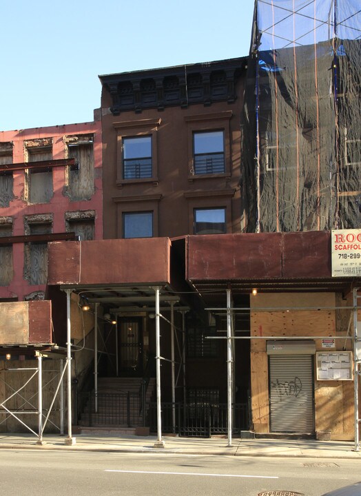 69 W 126th St in New York, NY - Building Photo