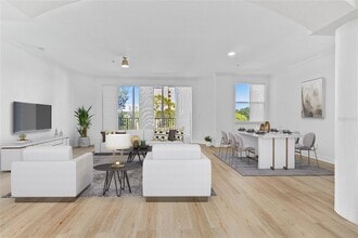 750 4th Ave S in St. Petersburg, FL - Foto de edificio - Building Photo