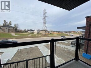 265 Chapel Hill Dr in Kitchener, ON - Building Photo - Building Photo