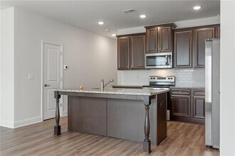 3464 Sumersbe court in Atlanta, GA - Building Photo - Building Photo
