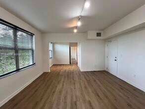 1000 SW 12th Ct in Miami, FL - Building Photo - Building Photo