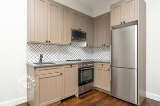 60-80 Myrtle Ave, Unit 3d in Queens, NY - Building Photo - Building Photo