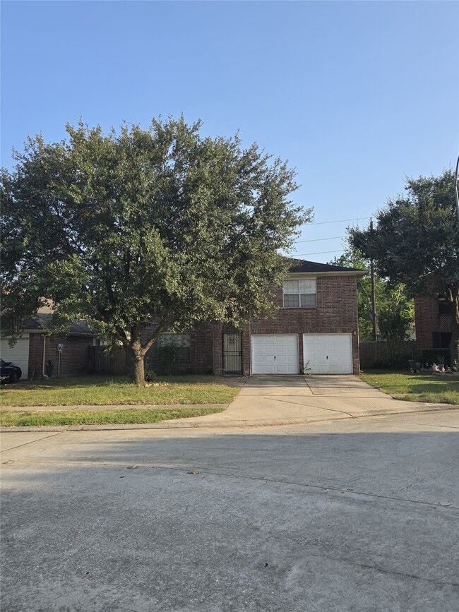 property at 3006 Greenbriar Springs Dr