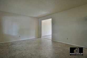 1700 Carver Ct in Modesto, CA - Foto de edificio - Building Photo