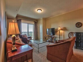 215 W College Ave in Tallahassee, FL - Building Photo - Building Photo