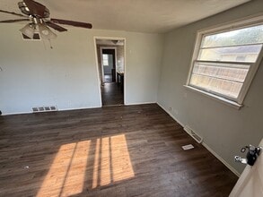 1302 Eastbrook Dr in South Bend, IN - Building Photo - Building Photo