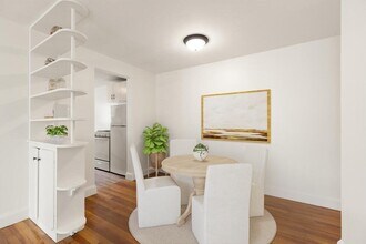 8 Menotomy Rd, Unit #4 in Arlington, MA - Foto de edificio - Building Photo