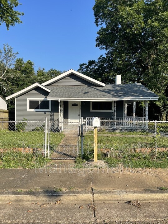 1105 N Orchard Knob Ave in Chattanooga, TN - Building Photo