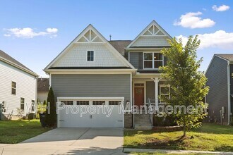 441 Chinook Dr in Nashville, TN - Foto de edificio - Building Photo