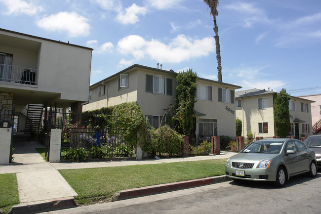 6046 Romaine St in Los Angeles, CA - Building Photo - Building Photo