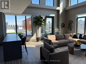 75 James St S in Hamilton, ON - Building Photo - Building Photo