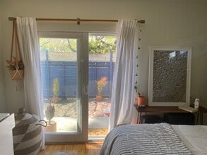 622 Venezia Ave, Unit front in Venice, CA - Building Photo - Building Photo