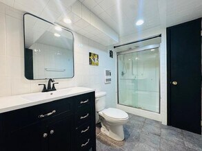 16 Briarwood Rd in Jersey City, NJ - Building Photo - Building Photo