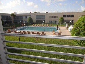 3212 Strawflower Way in Greenacres, FL - Building Photo - Building Photo