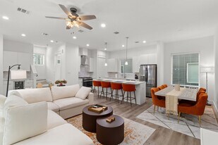 517 Schweikhardt St in Houston, TX - Building Photo