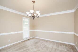 815 Tynsdale Dr in Douglasville, GA - Building Photo - Building Photo