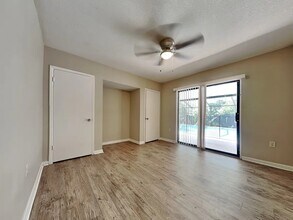 702 Lakemont Dr in Valrico, FL - Building Photo - Building Photo