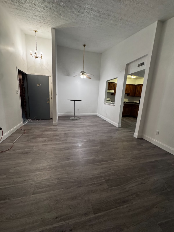 730 Old State Rte 32 in Batavia, OH - Foto de edificio - Building Photo