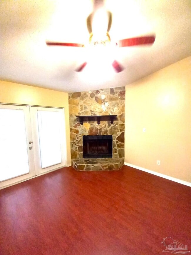 533 Petros Cir in Pensacola, FL - Building Photo - Building Photo