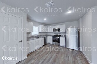 1729 Nebraska Loop in Bushnell, FL - Foto de edificio - Building Photo