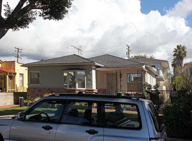 1245 Chelsea Ave in Santa Monica, CA - Building Photo - Building Photo