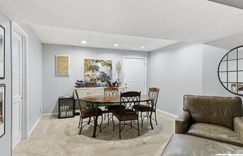 15315 Westchester Dr in Omaha, NE - Foto de edificio - Building Photo