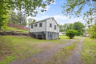 104 Smithtown Rd in Fishkill, NY - Building Photo - Building Photo