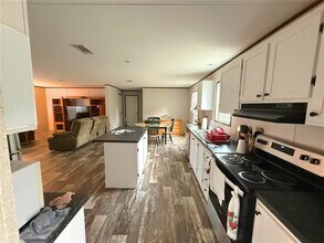 8617 Indian Ridge Way in Lakeland, FL - Building Photo - Building Photo