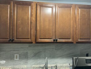 82 Fiat Ave in Iselin, NJ - Building Photo - Building Photo