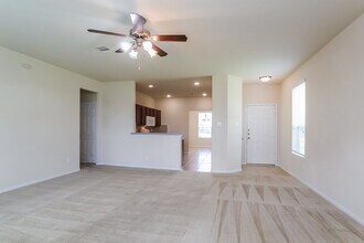 17818 Aveleigh Ln in Humble, TX - Foto de edificio - Building Photo