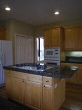 3594 NW Talamore Terrace in Portland, OR - Building Photo - Building Photo