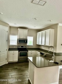 2702 Caroline Hills Dr in Jacksonville, FL - Building Photo - Building Photo