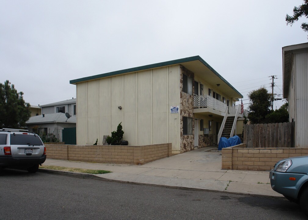 211 Daisy Ave in Imperial Beach, CA - Building Photo