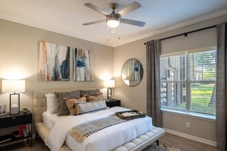 The Pointe at Vista Ridge Apartments in Lewisville, TX - Foto de edificio - Building Photo