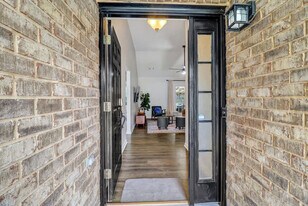 197 Aquinnah Dr in Pooler, GA - Building Photo