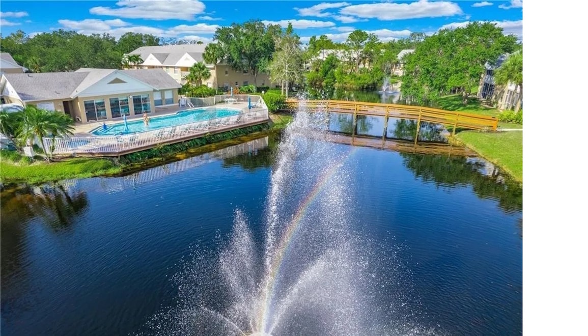 186 Pebble Shores Dr in Naples, FL - Foto de edificio