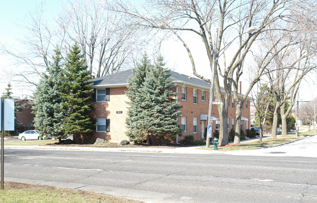 9830-9832 Grand Ave in Franklin Park, IL - Building Photo - Building Photo