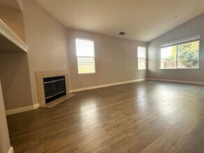 885 Sawyer Way in Brentwood, CA - Building Photo - Building Photo