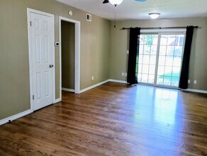 833 E Towry Dr in Midwest City, OK - Foto de edificio - Building Photo