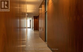 7895 Jane St in Vaughan, ON - Building Photo - Building Photo